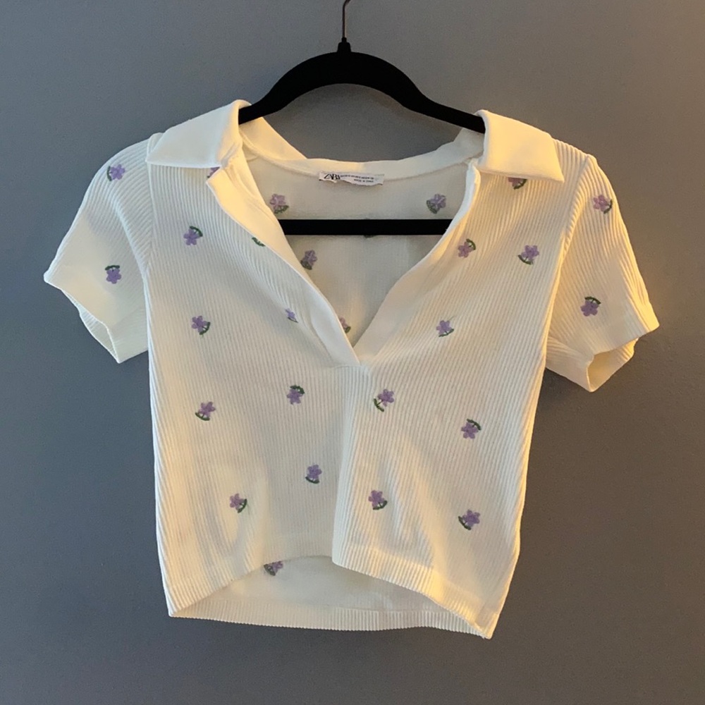 Seamless embroidered floral polo